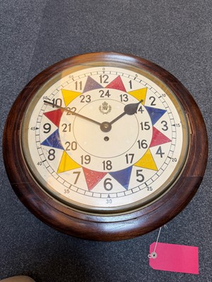 Lot 1 - A WWII RAF operations room sector wall clock