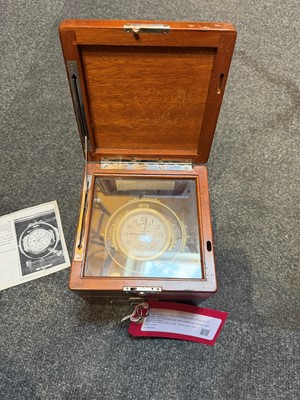 Lot 55 - A WWII US Navy two-day chronometer watch