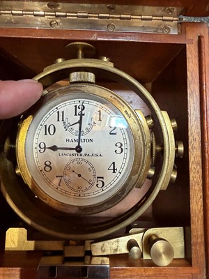 Lot 55 - A WWII US Navy two-day chronometer watch