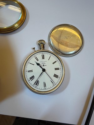 Lot 56 - A WWII British Royal Navy chronometer deck watch
