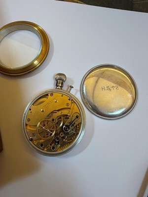 Lot 56 - A WWII British Royal Navy chronometer deck watch