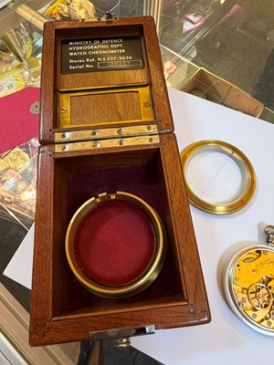 Lot 56 - A WWII British Royal Navy chronometer deck watch