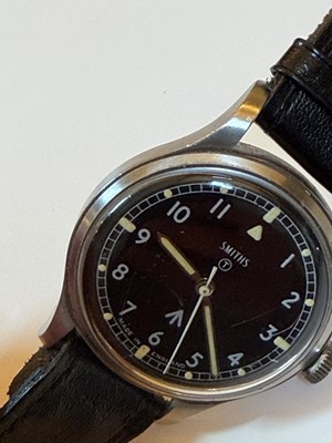 Lot 72 - A Smiths W10 military mechanical wristwatch