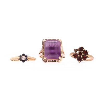 Lot 208 - A group of three gemstone set rings