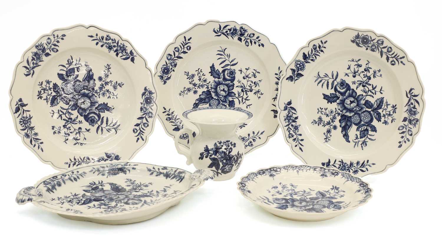 Lot 103 - A collection of Worcester blue and white porcelain