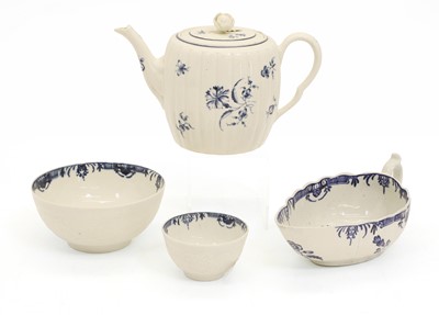 Lot 105 - A collection of Worcester blue and white porcelain items