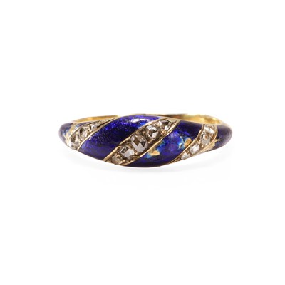 Lot 5 - An antique rose cut diamond and enamel ring