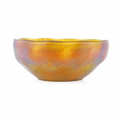 Lot 113 - A Tiffany Favrile glass bowl
