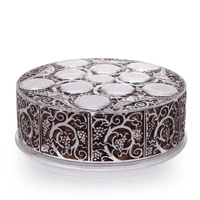 Lot 148 - A Lalique 'Roger' box and cover