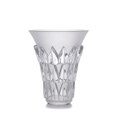 Lot 149 - A Lalique 'Feuilles' pattern vase