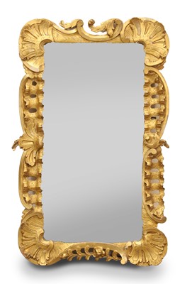 Lot 520 - A gilt framed mirror