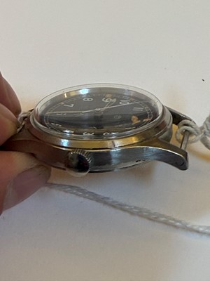 Lot 95 - A Hamilton British military RAF-issued 'Mark XI' mechanical watch