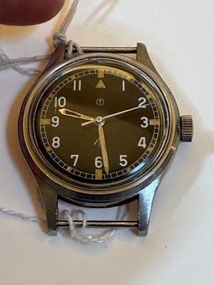 Lot 95 - A Hamilton British military RAF-issued 'Mark XI' mechanical watch