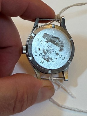 Lot 95 - A Hamilton British military RAF-issued 'Mark XI' mechanical watch
