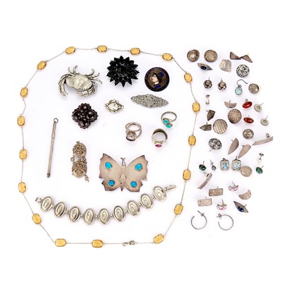 Lot 252 - A collection of silver and costume jewellery