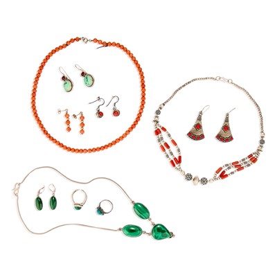 Lot 258 - A collection of stone set jewellery