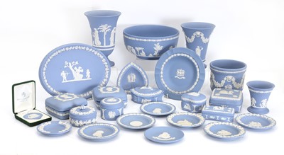 Lot 106 - Twenty-five Wedgwood Jasperware items