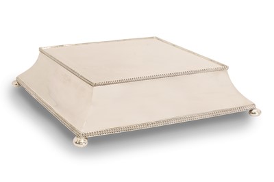 Lot 40A - A silver-plated cake stand