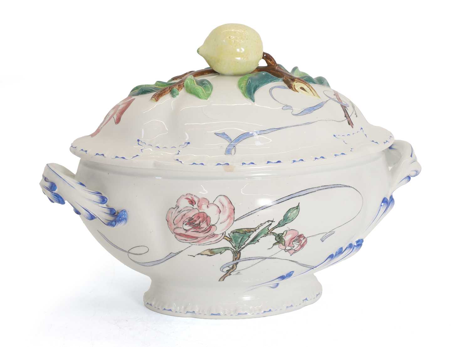 Lot 201 - A Haviland & Co French tureen
