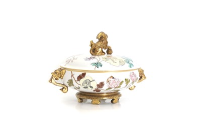 Lot 101 - A Bordeaux porcelain tureen
