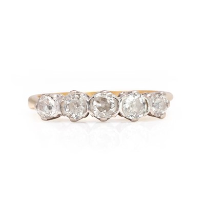 Lot 64 - A diamond five stone ring