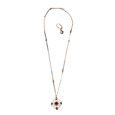 Lot 169 - A chain and a single diamond earring