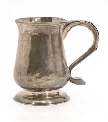 Lot 27 - A silver tankard