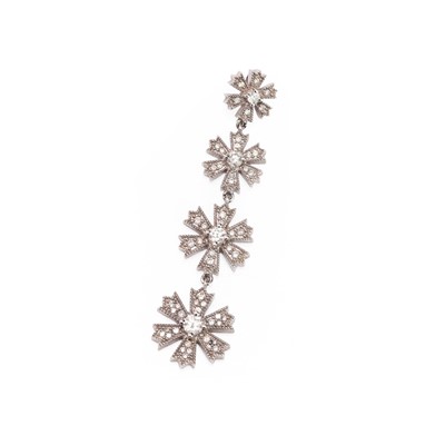 Lot 71 - A diamond set drop pendant