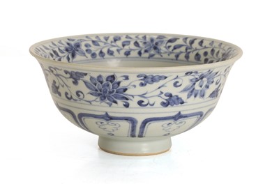 Lot 61 - A Chinese blue and white bowl