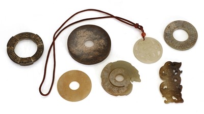 Lot 58 - A collection of Chinese jade and hardstone