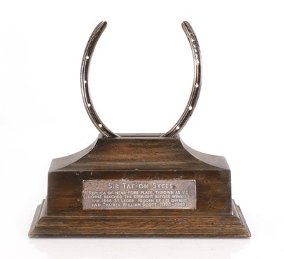 Lot 141 - A silver horseshoe trophy