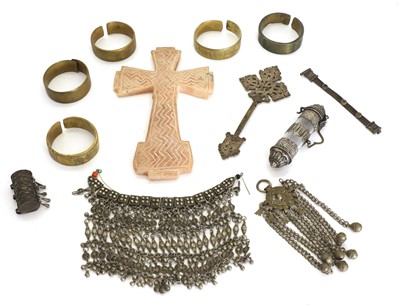 Lot 279 - A collection of assorted ethnographic items