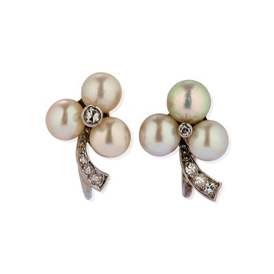 Lot 123 - A pair of trefoil pearl and diamond screw-back earrings