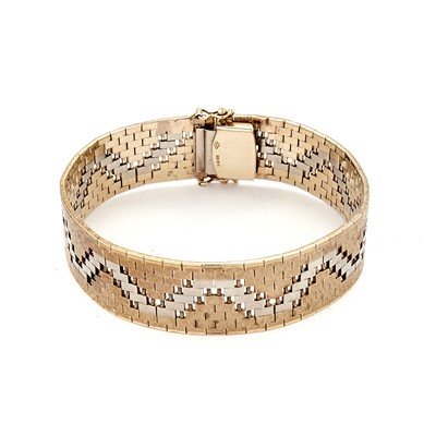 Lot 59 - A 9ct bicoloured gold strap bracelet