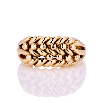 Lot 31 - An Edwardian 18ct gold keepers ring