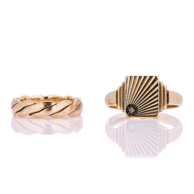 Lot 198 - Two 9ct gold rings