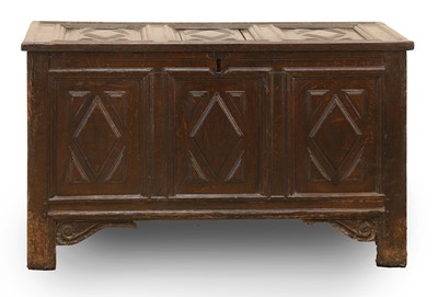 Lot 507 - An oak coffer