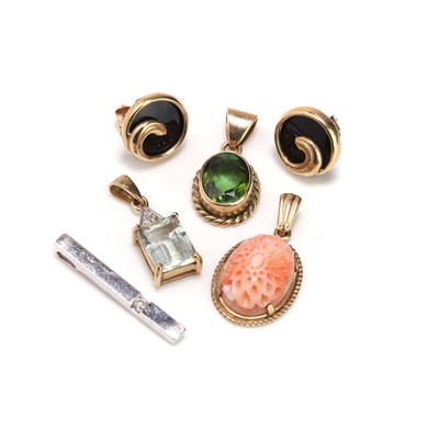 Lot 225 - A small group of gemstone set jewellery