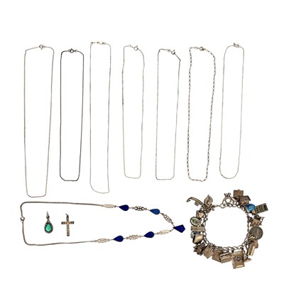 Lot 247 - A small group of silver jewellery