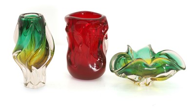 Lot 155 - A collection of glass vases