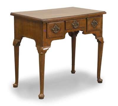 Lot 516 - A George II walnut side table