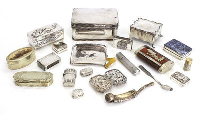 Lot 23 - A collection of silver items