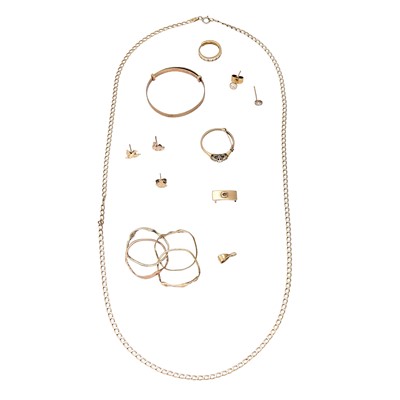 Lot 234 - A group of gold jewellery and oddments