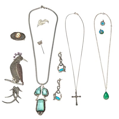Lot 256 - A collection of vintage silver jewellery