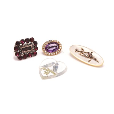 Lot 226 - A group of assorted antique jewellery