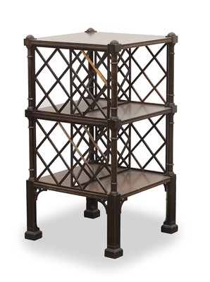 Lot 521 - A George III-style mahogany étagère