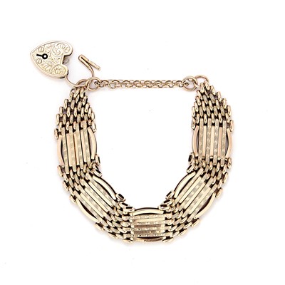 Lot 299 - An Edwardian gate bracelet