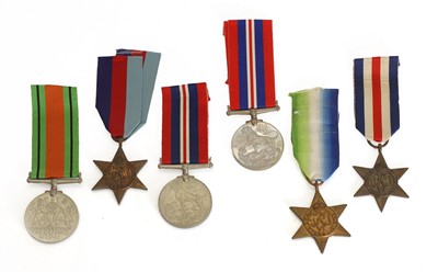 Lot 381 - A WW2 group of medals