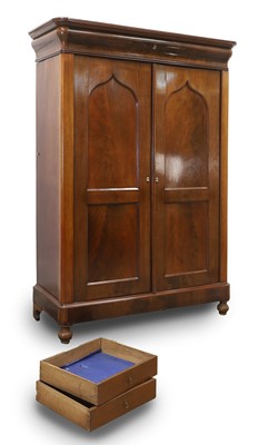 Lot 501 - A mahogany drinks cabinet