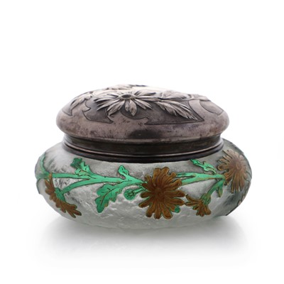 Lot 90 - A Daum gilt cameo glass box and cover